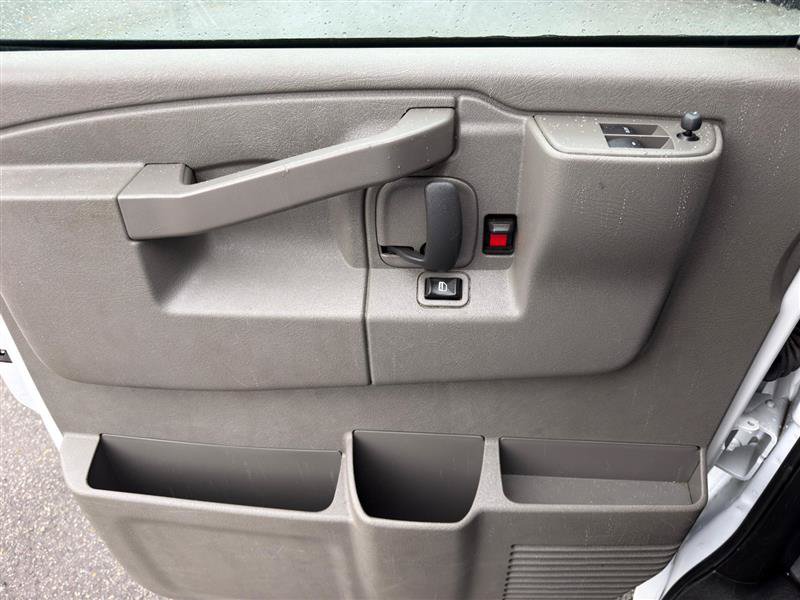 Used 2024 Chevrolet Express 3500 w/ Power Convenience Package RWD image 11