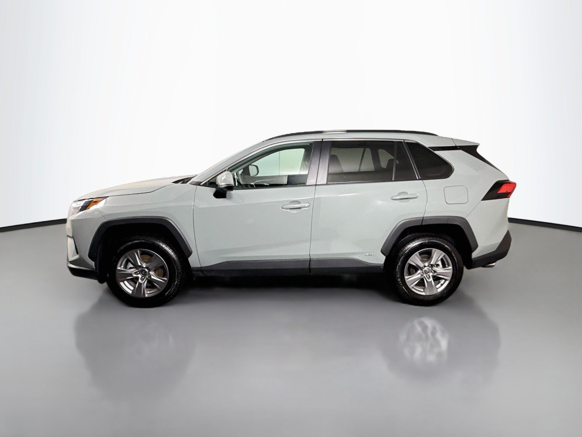 Used 2023 Toyota RAV4 XLE w/ Convenience Package AWD/4WD image 6