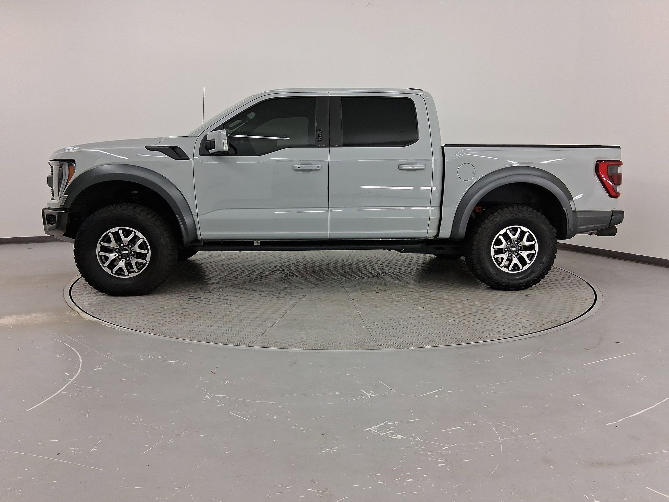 Used 2023 Ford F150 Raptor image 2