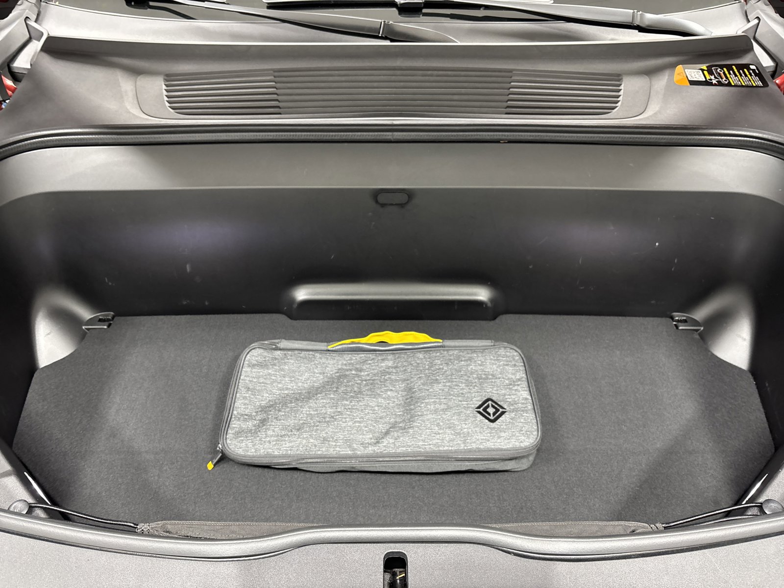 Used 2024 Rivian R1S Adventure image 14