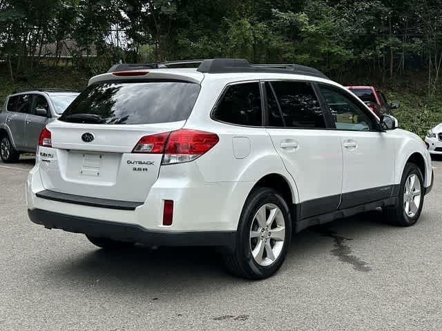 Used 2013 Subaru Outback 3.6R Limited w/ Moonroof Pkg AWD/4WD image 30