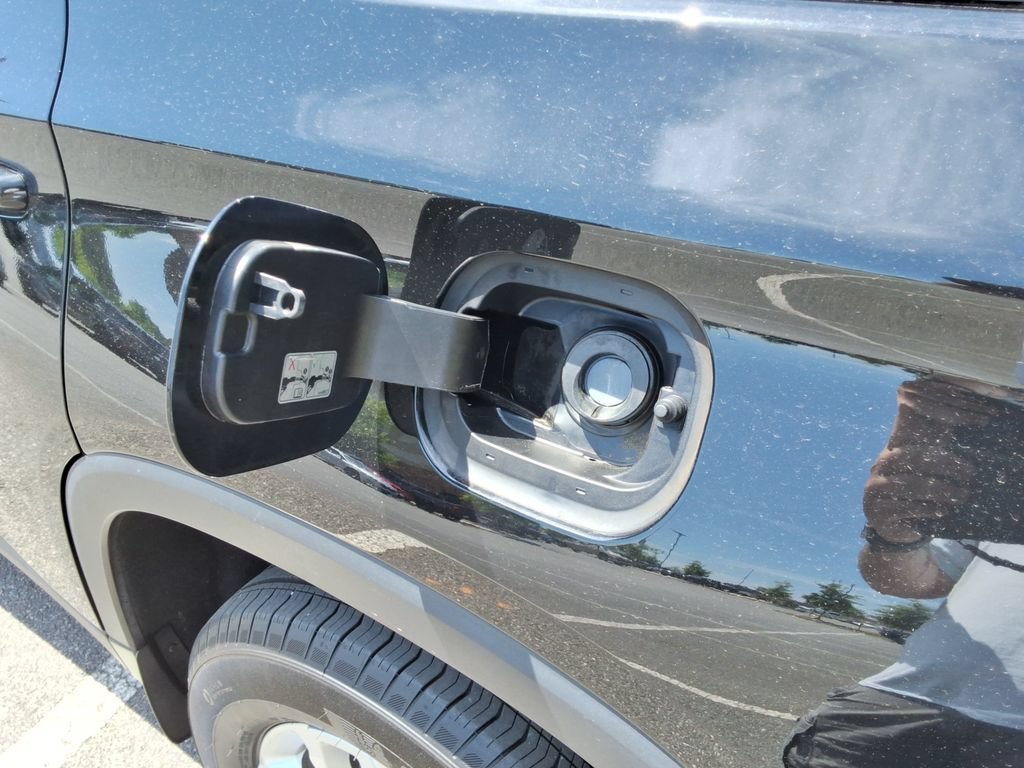 Certified 2021 Chevrolet Traverse LT FWD image 12