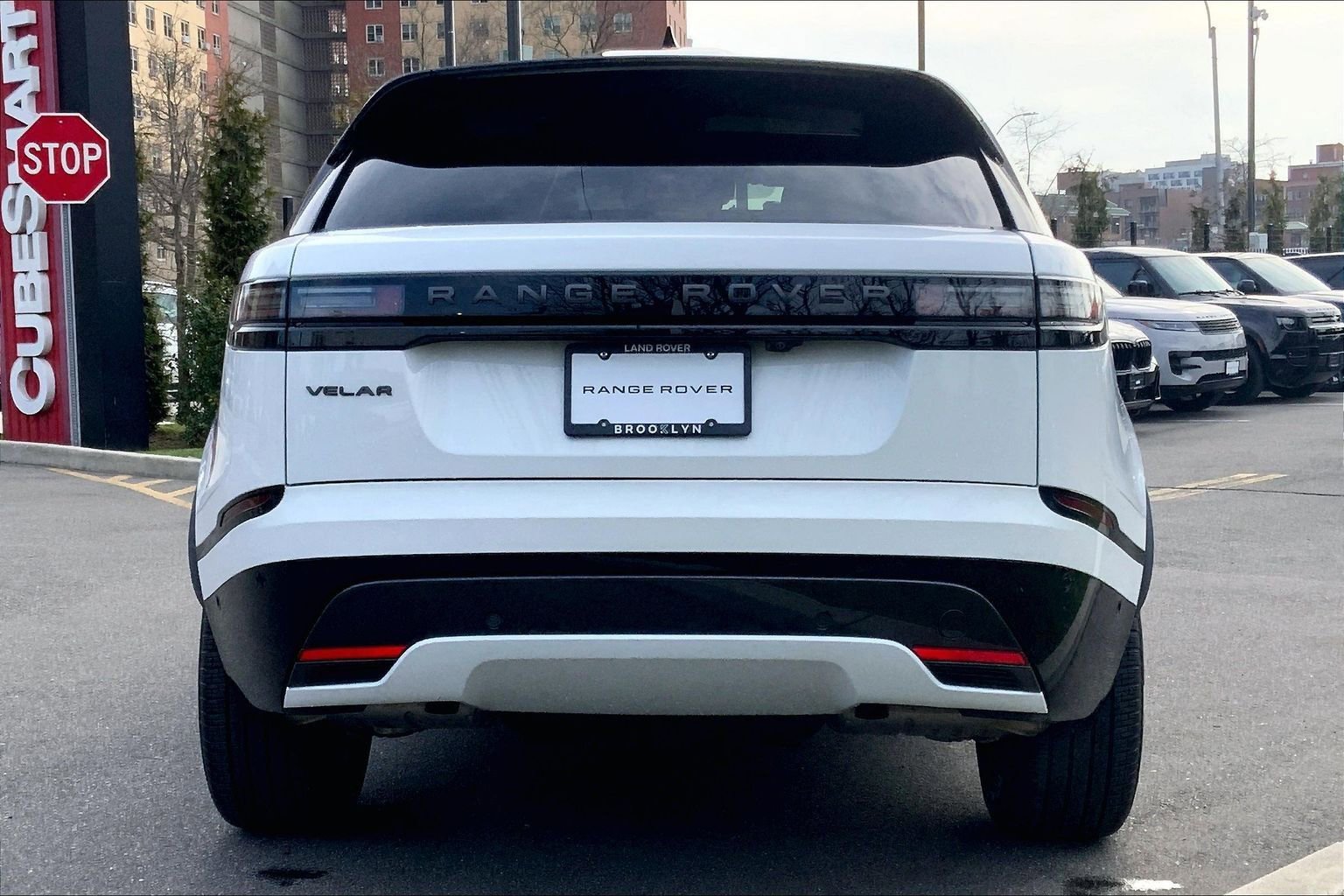 Used 2026 Land Rover Range Rover Velar Dynamic SE image 4