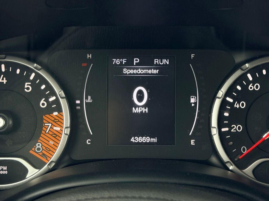 Used 2023 Jeep Renegade Latitude AWD/4WD image 33