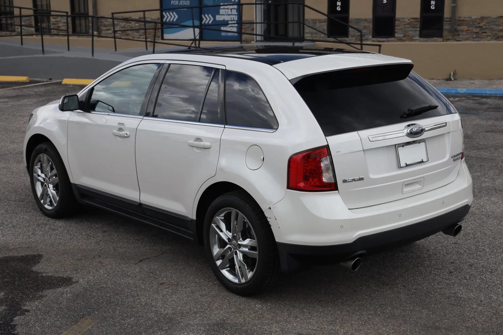Used 2013 Ford Edge Limited FWD image 3