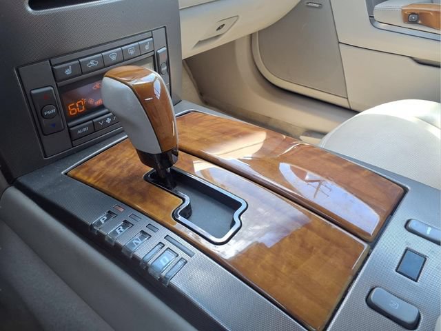 Used 2005 Cadillac XLR RWD image 8