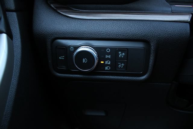 Used 2022 Ford Explorer Limited RWD image 9