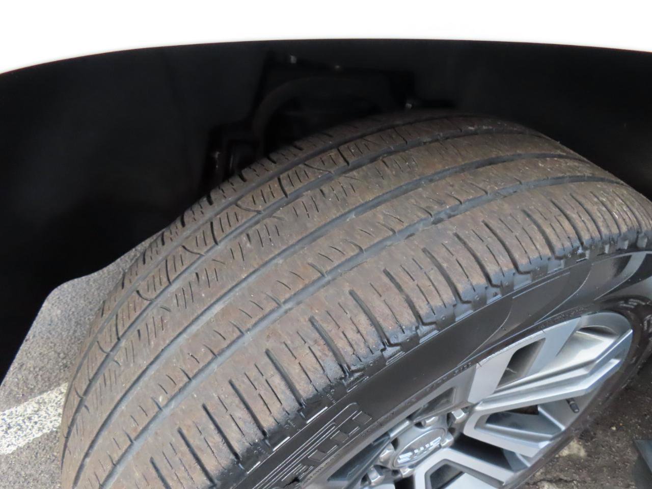 Used 2019 GMC Yukon Denali w/ Denali Ultimate Package image 14