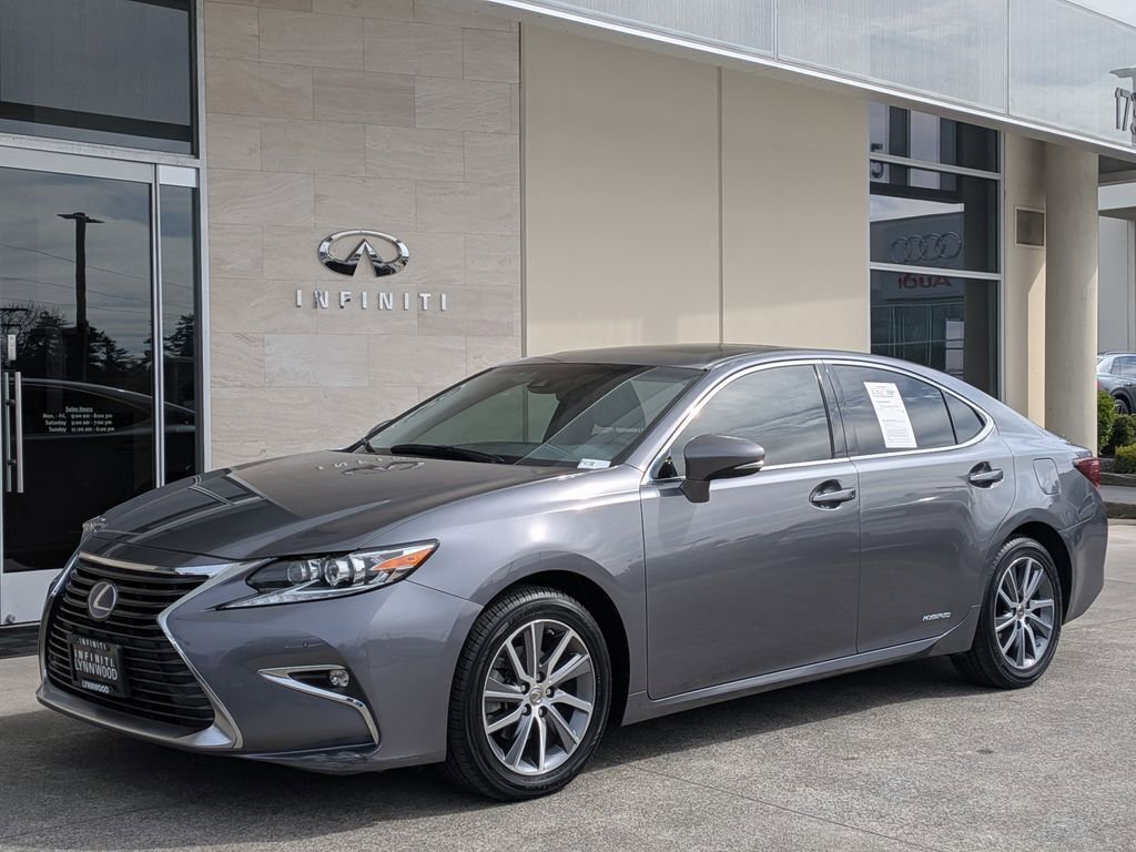 Used 2016 Lexus ES 300h w/ Luxury Package w/Wood Trim