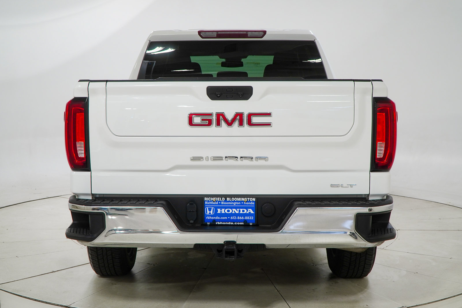Used 2024 GMC Sierra 1500 SLT AWD/4WD image 7