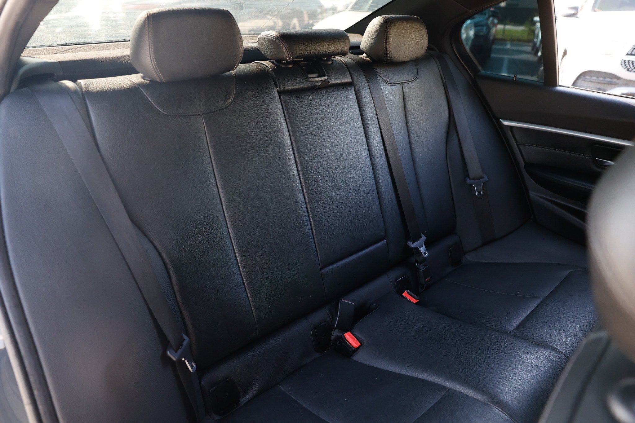 Used 2018 BMW 330i Sedan w/ Premium Package RWD image 18