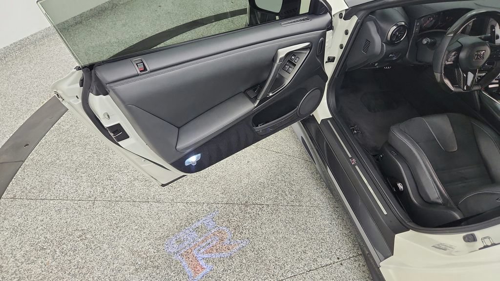 Used 2019 Nissan GT-R AWD/4WD image 51
