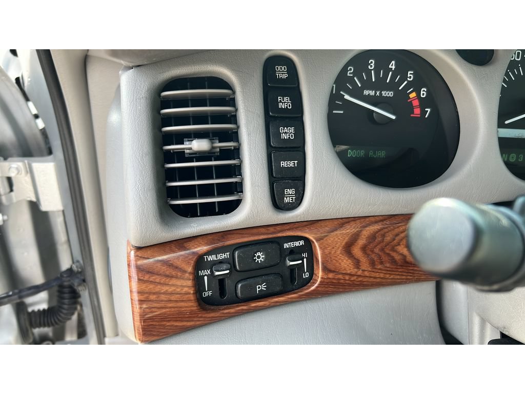 Used 2003 Buick Le Sabre Custom w/ Comfort & Style Package FWD image 22