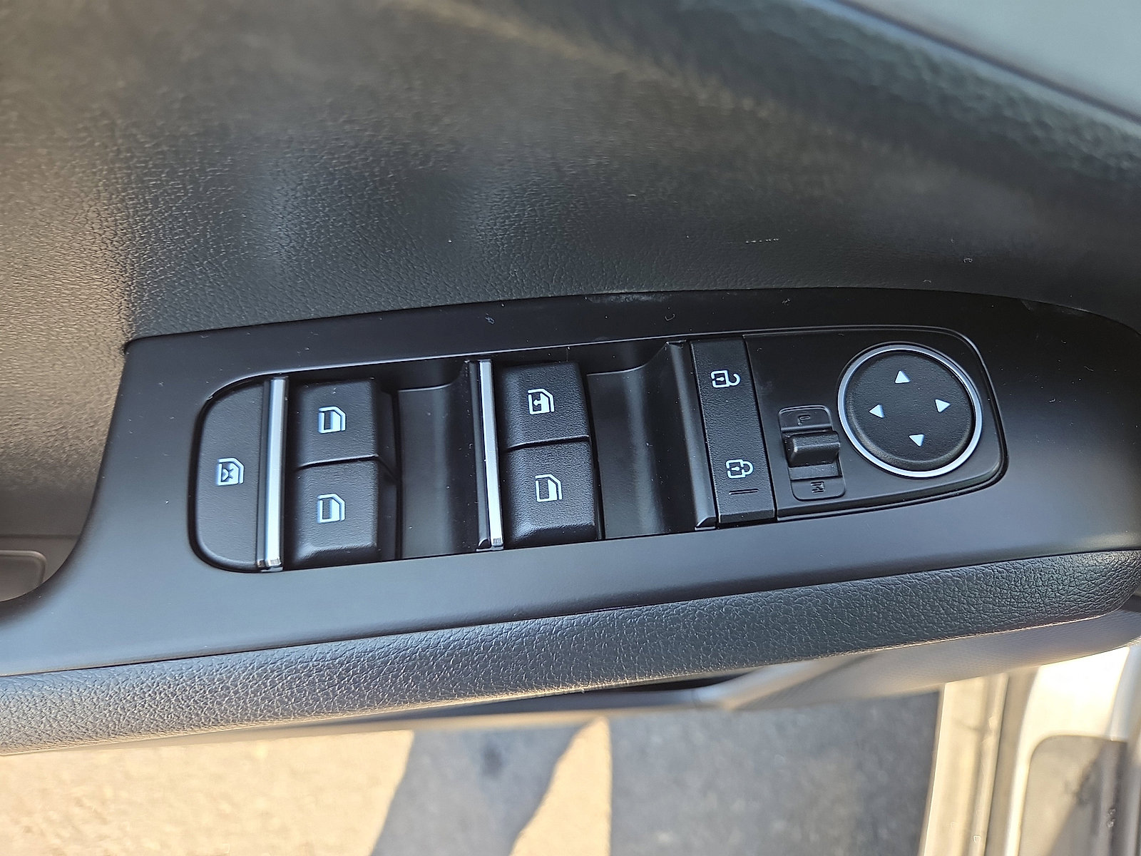 Used 2025 Kia Soul image 30