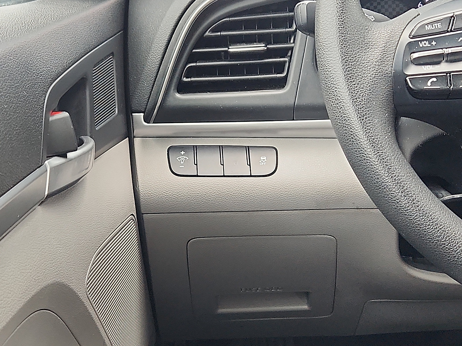 Used 2019 Hyundai Elantra SE FWD image 13