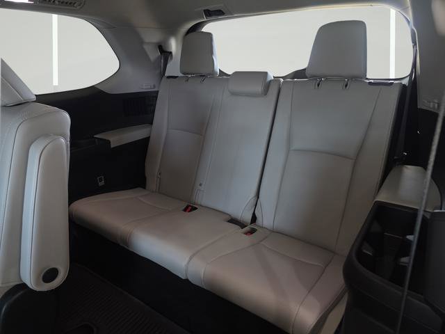 Used 2025 Toyota Grand Highlander AWD Hybrid image 28