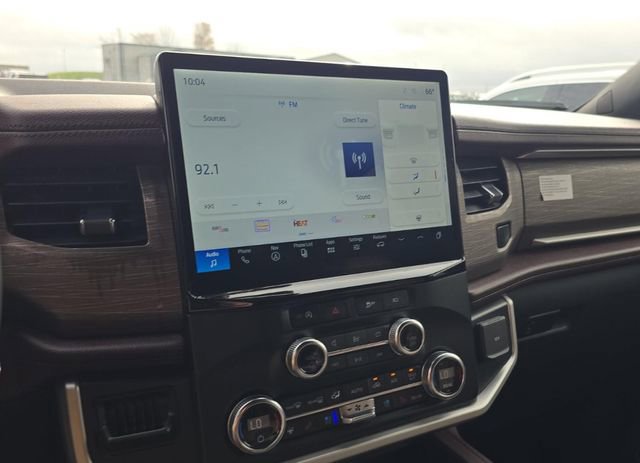 Used 2024 Ford Expedition Limited image 6