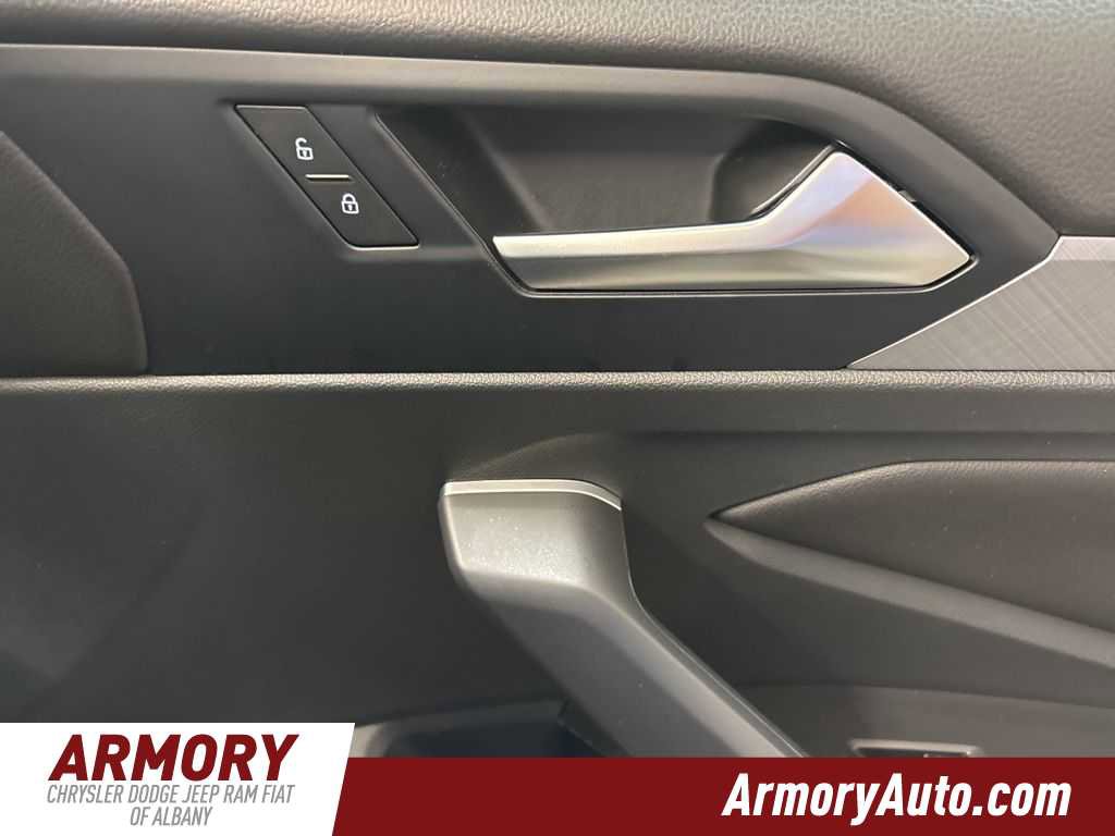 Used 2024 Volkswagen Jetta SE image 36