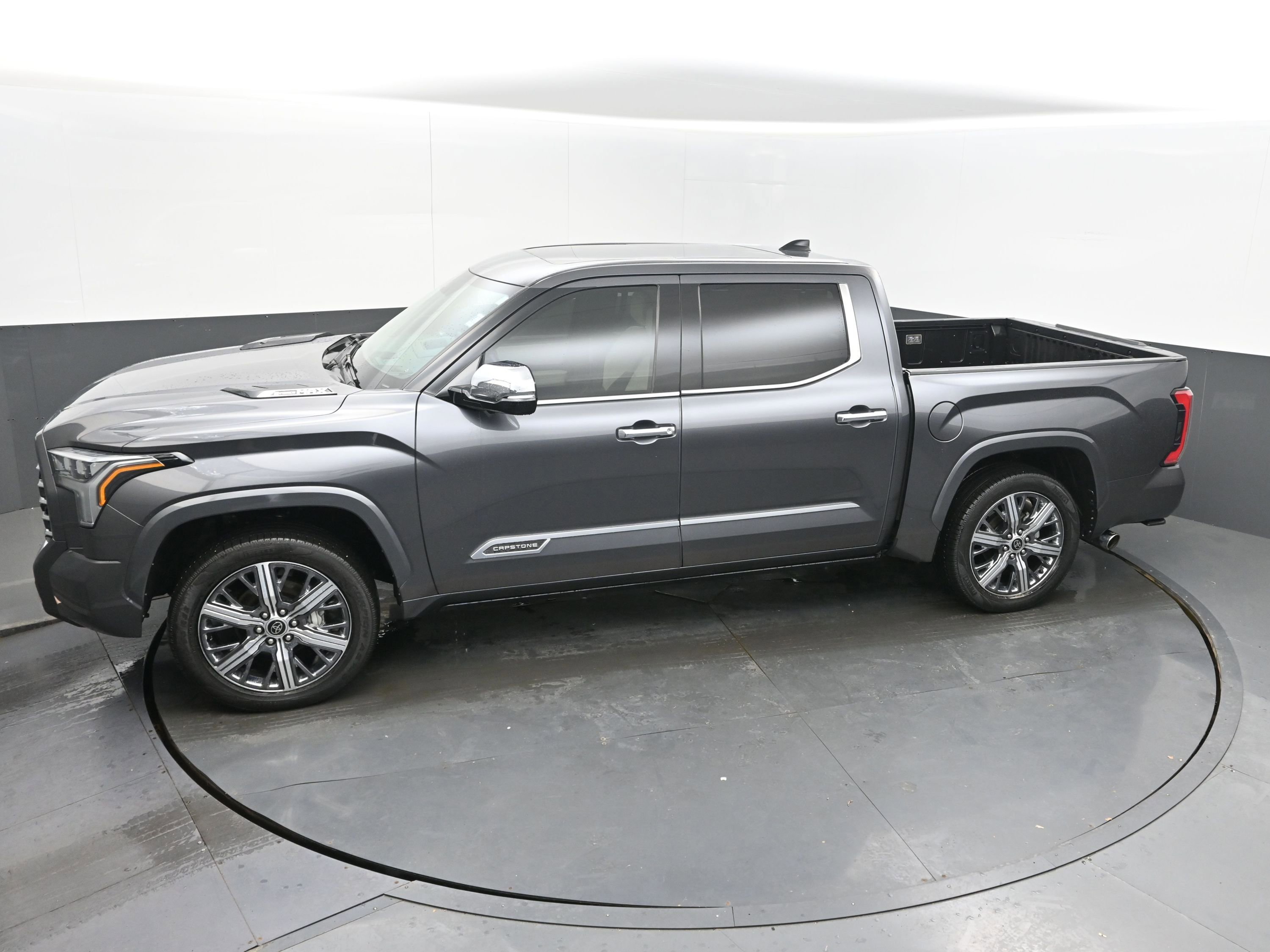 Used 2023 Toyota Tundra Capstone image 32