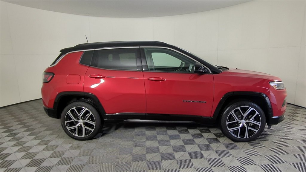 Certified 2024 Jeep Compass Limited w/ Elite Group image 4
