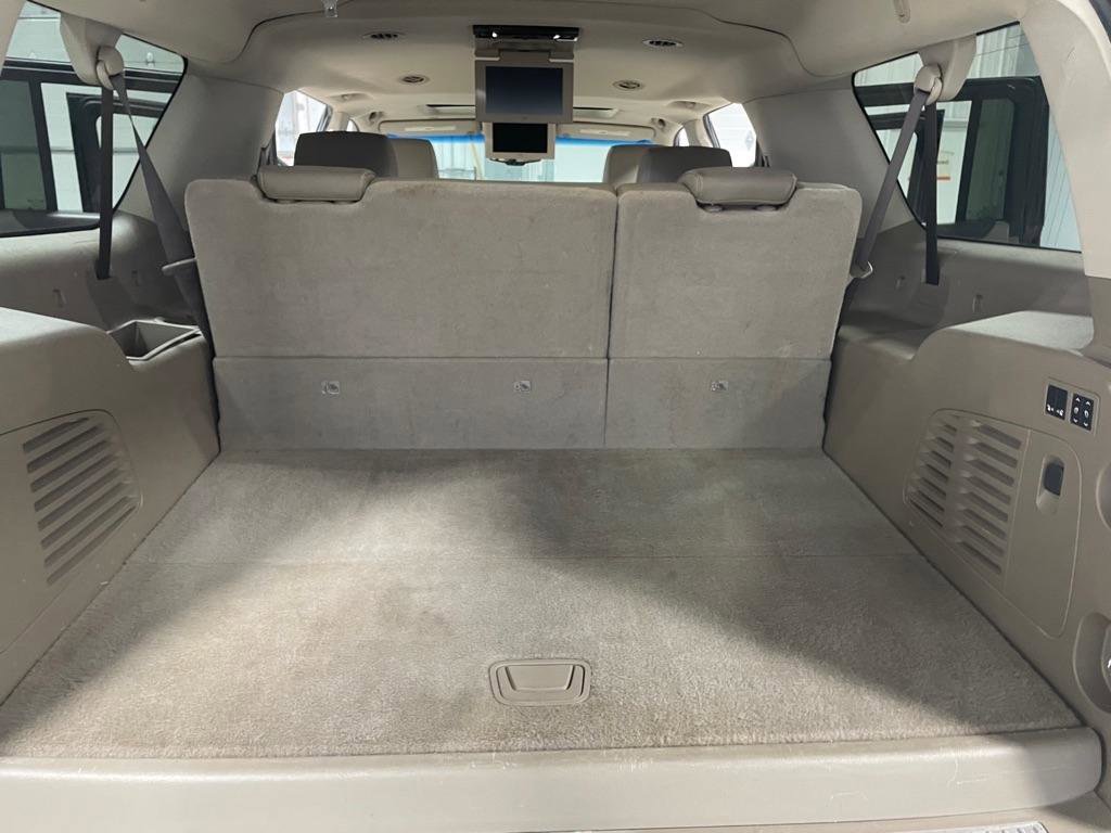 Used 2018 Chevrolet Suburban Premier image 18