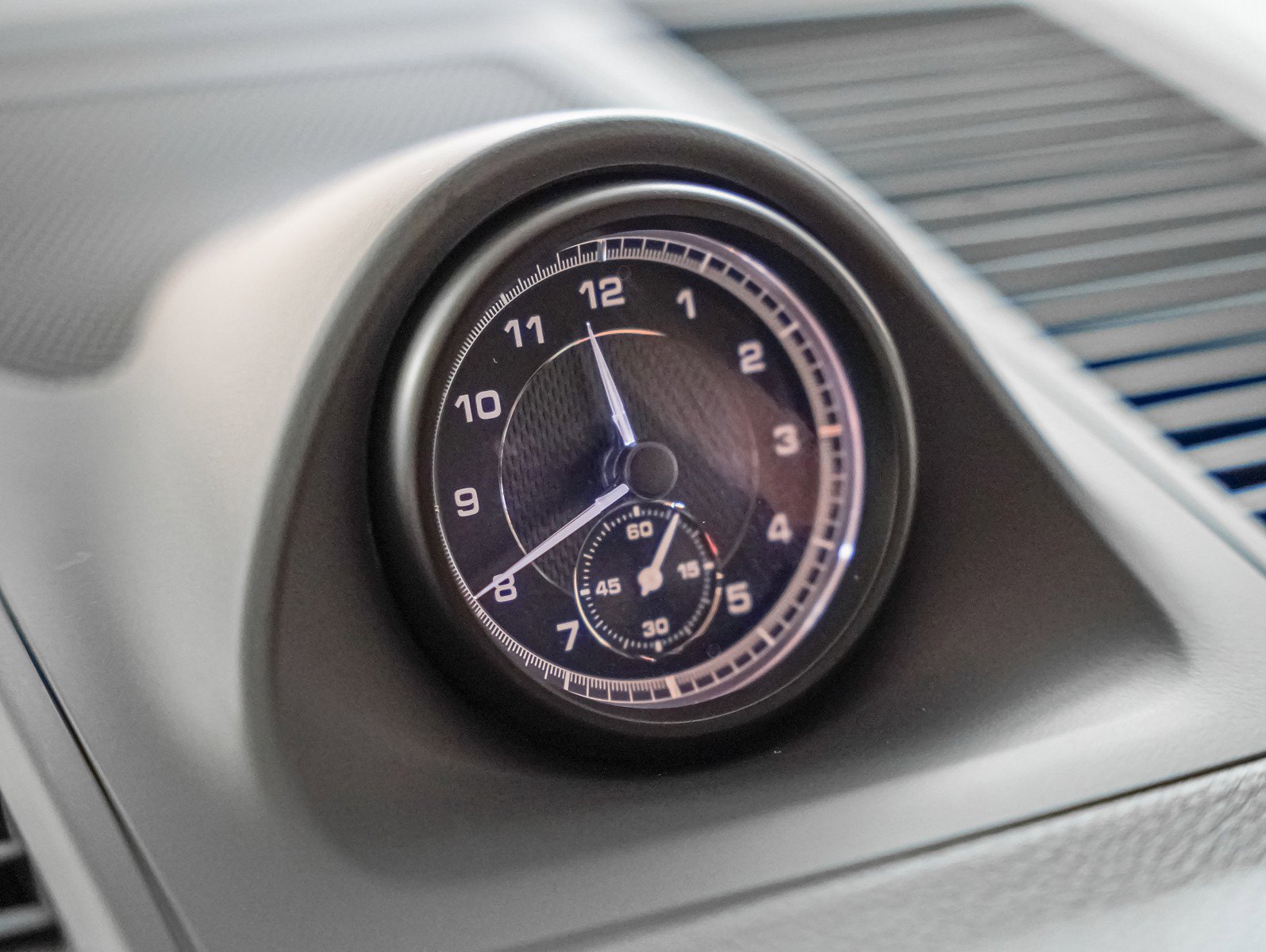 Certified 2025 Porsche Macan image 25