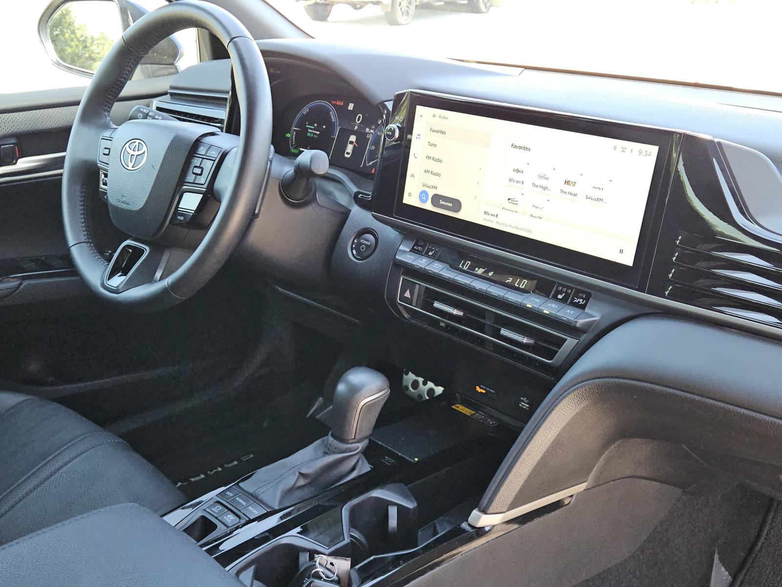 Used 2025 Toyota Camry XSE FWD image 32