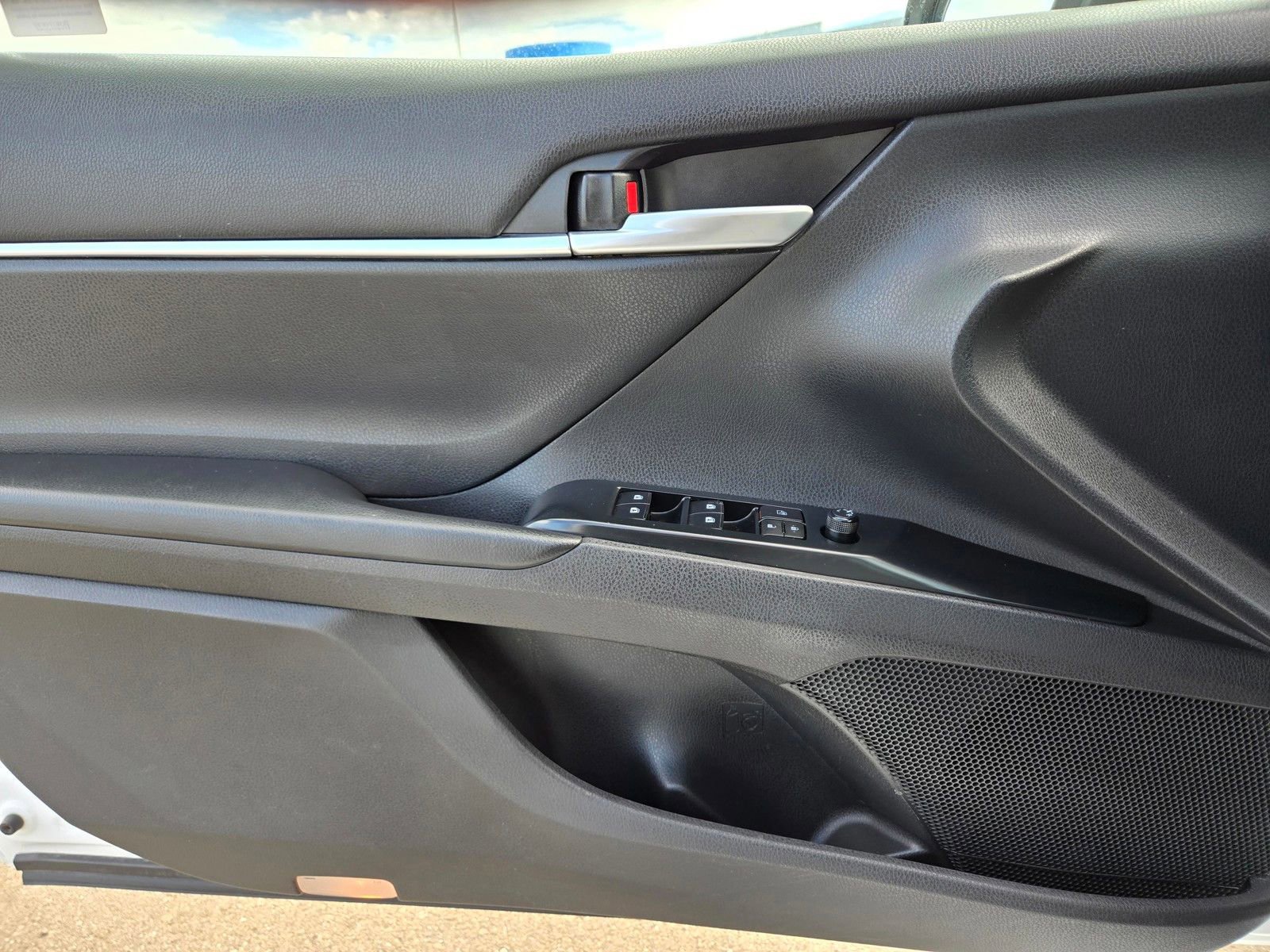 Used 2019 Toyota Camry SE image 17