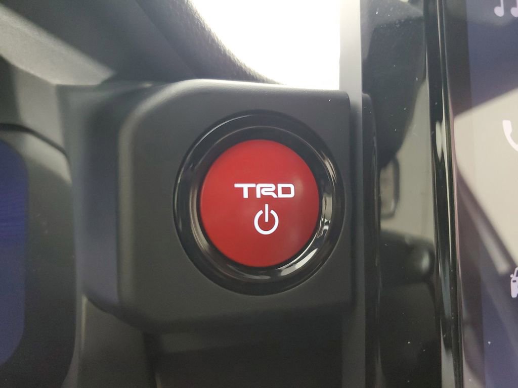 Used 2025 Toyota Tacoma TRD Sport AWD/4WD image 32