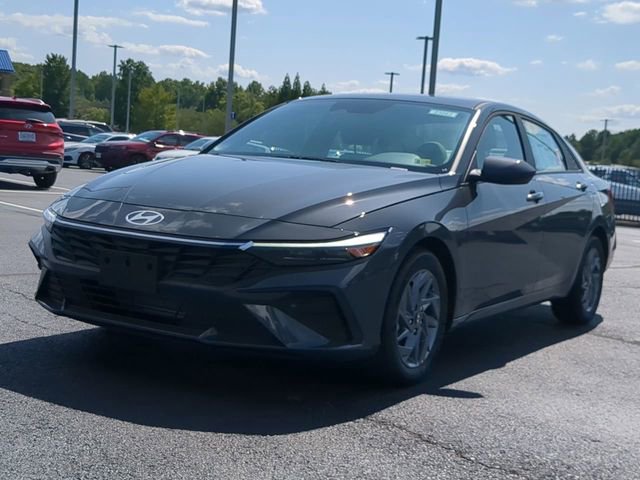 Used 2024 Hyundai Elantra SEL image 7