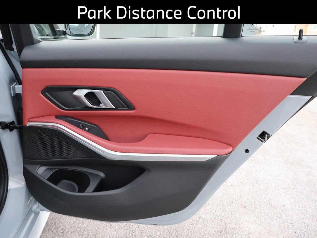 Used 2025 BMW 330i xDrive Sedan AWD/4WD image 18
