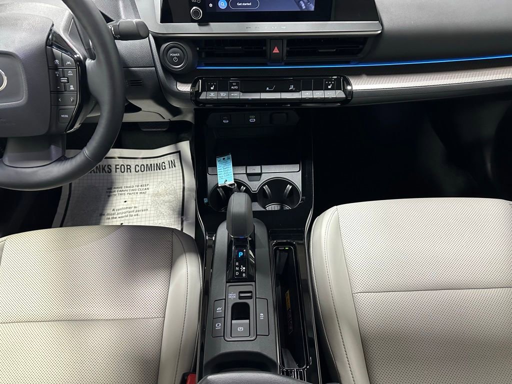 Used 2025 Toyota Prius XLE image 38
