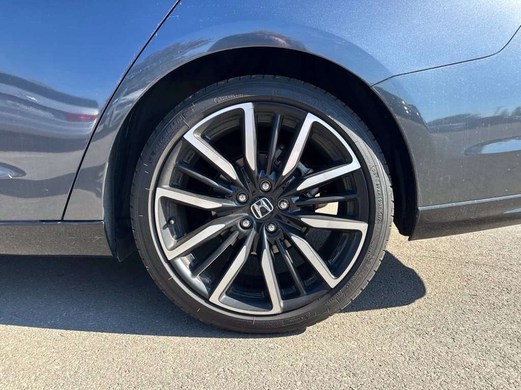 Used 2023 Honda Accord Touring image 7