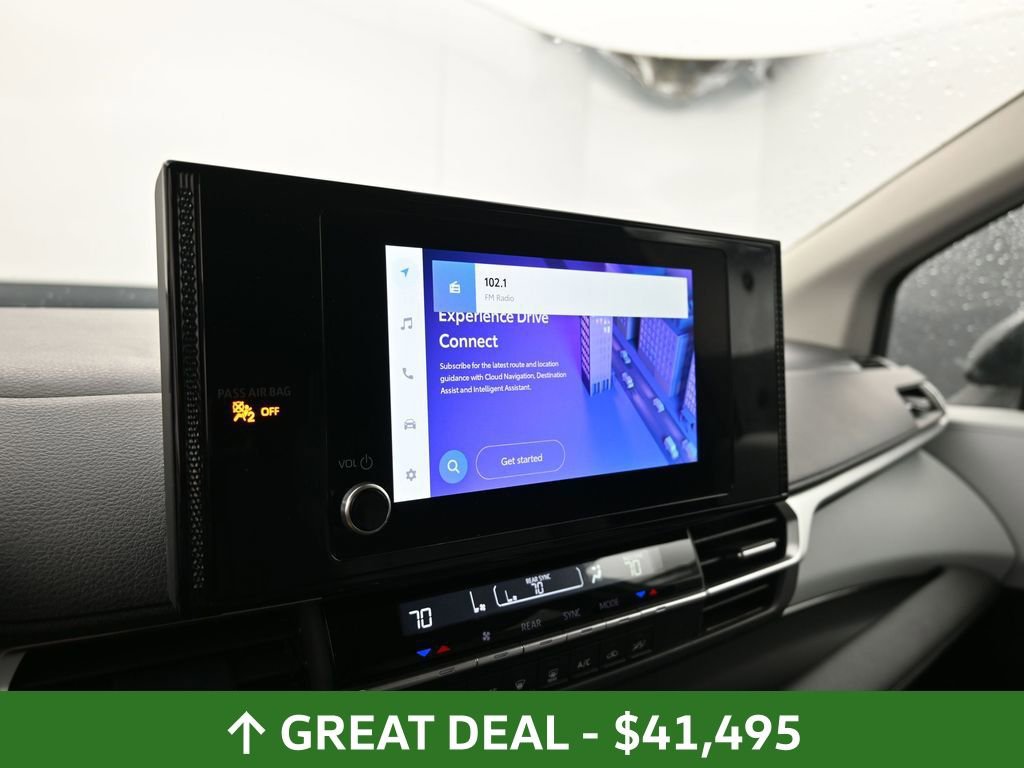 Used 2025 Toyota Sienna LE image 31