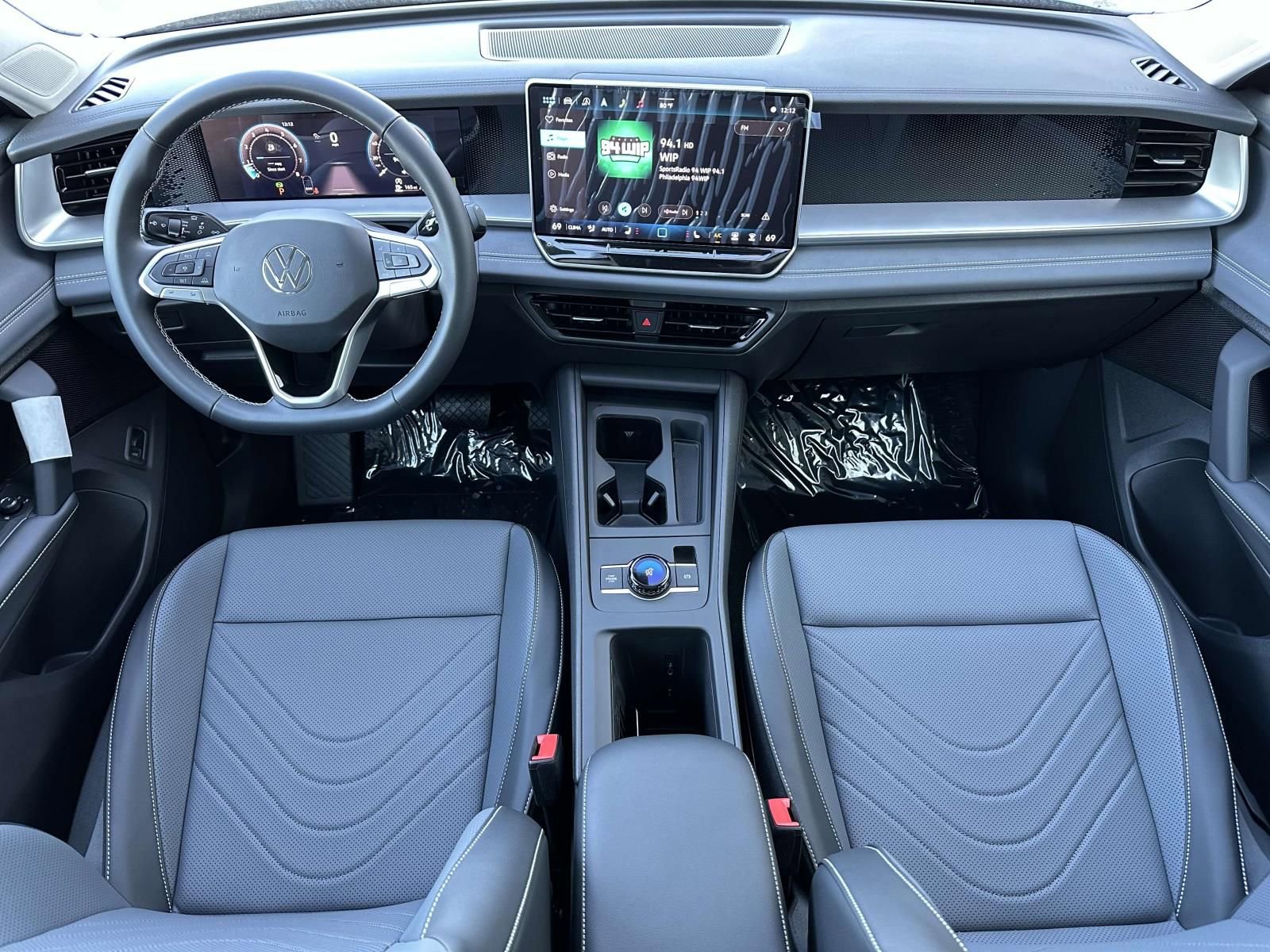 New 2025 Volkswagen Tiguan SE image 11