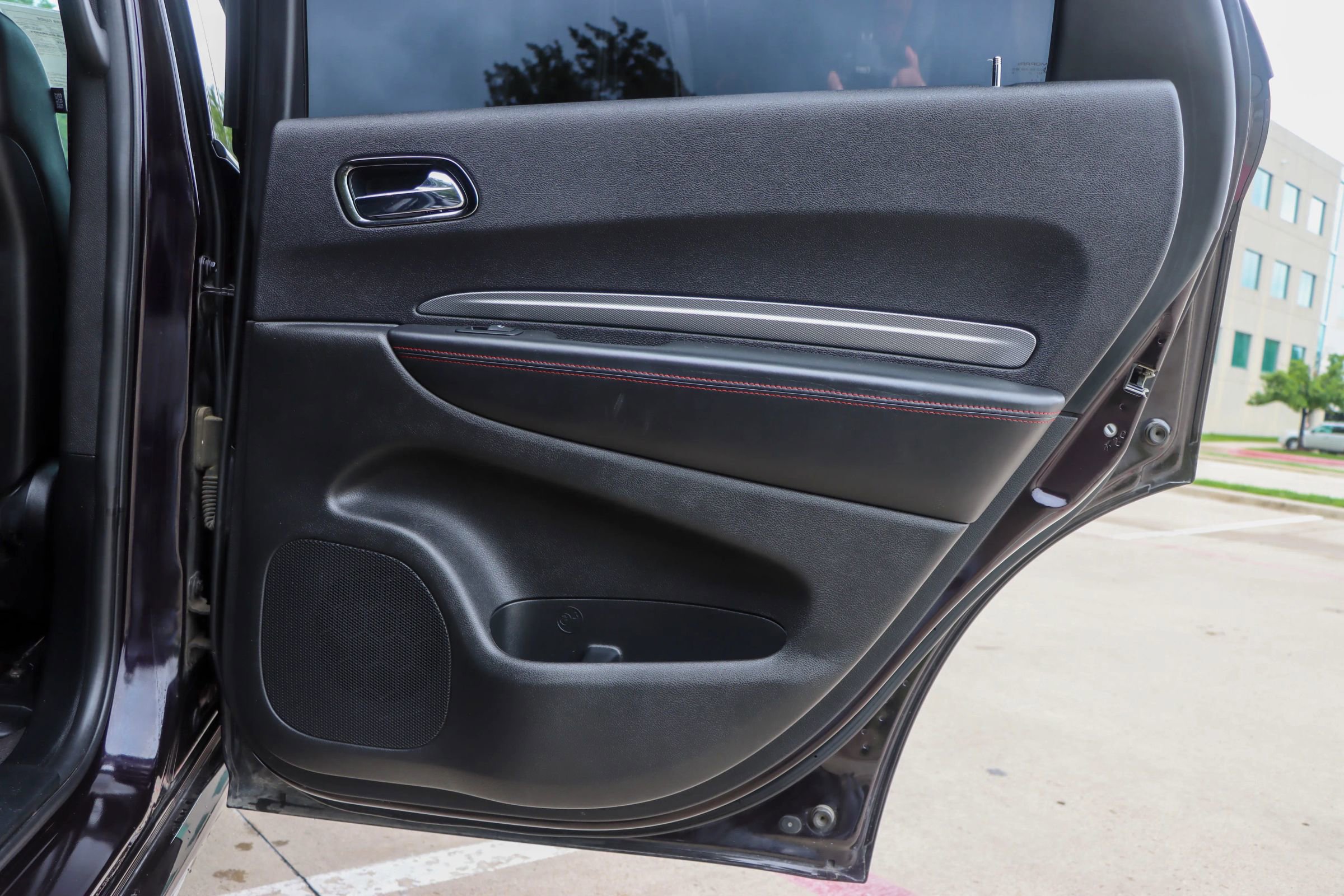 Used 2018 Dodge Durango R/T w/ Technology Group AWD/4WD image 11