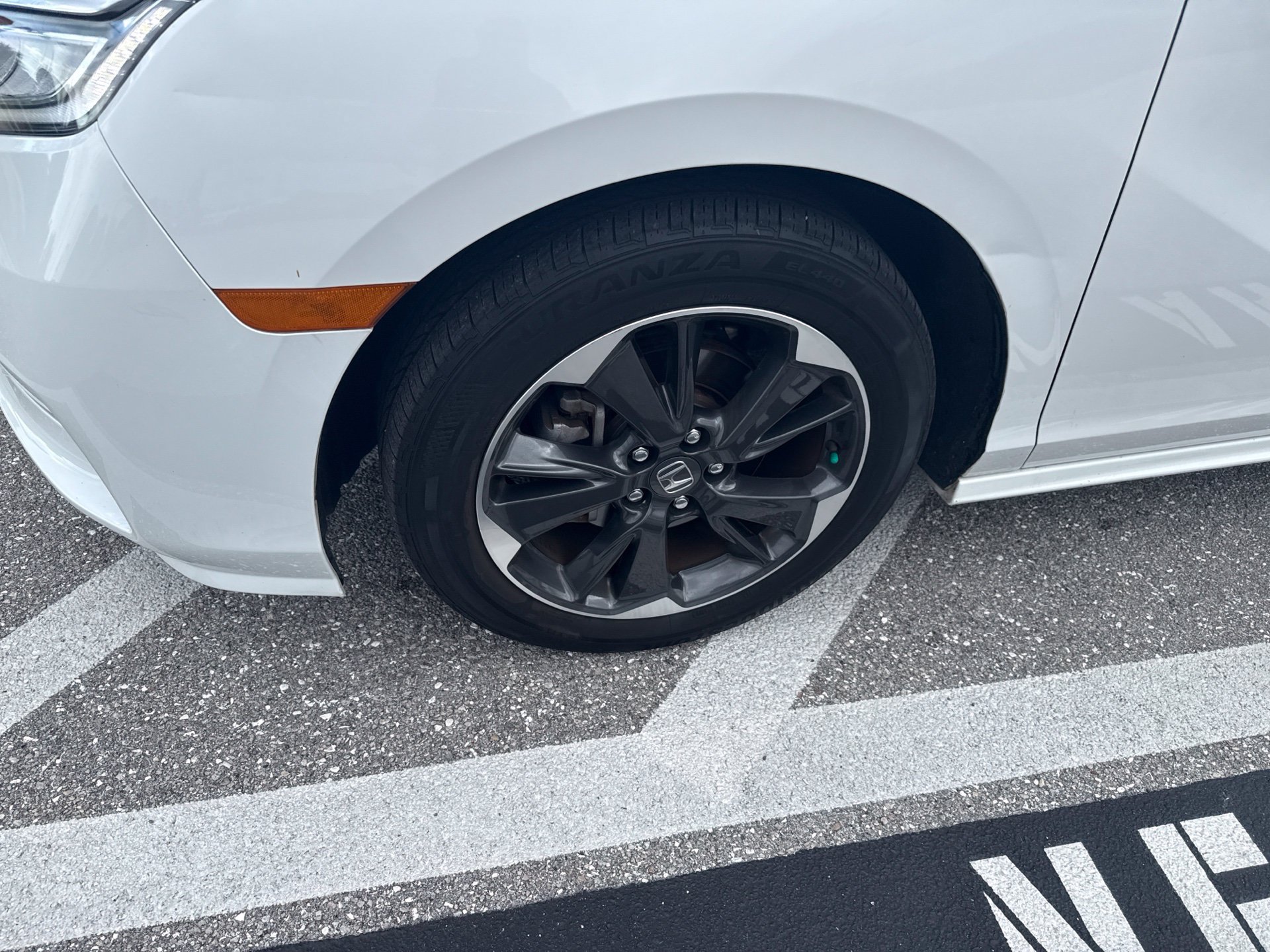 Used 2024 Honda Odyssey Elite image 2