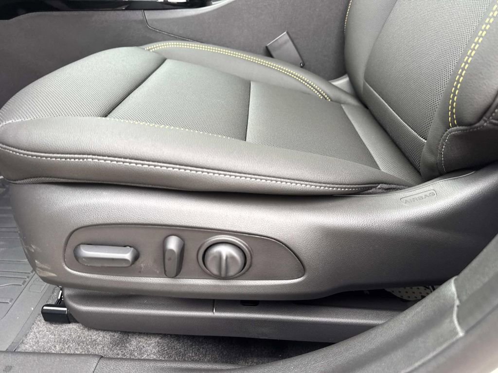 New 2026 Chevrolet Trax ACTIV w/ Sunroof Package image 16