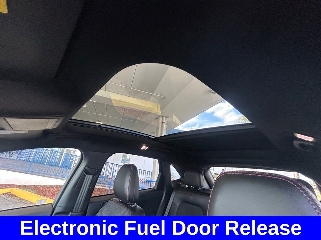 Used 2025 Ford Escape ST-Line w/ Equipment Group 301A image 11