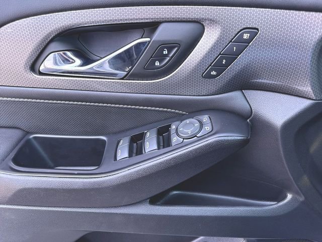Used 2023 Chevrolet Traverse Premier w/ Redline Edition image 24