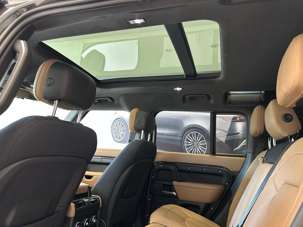 New 2025 Land Rover Defender 110 V8 AWD/4WD image 10