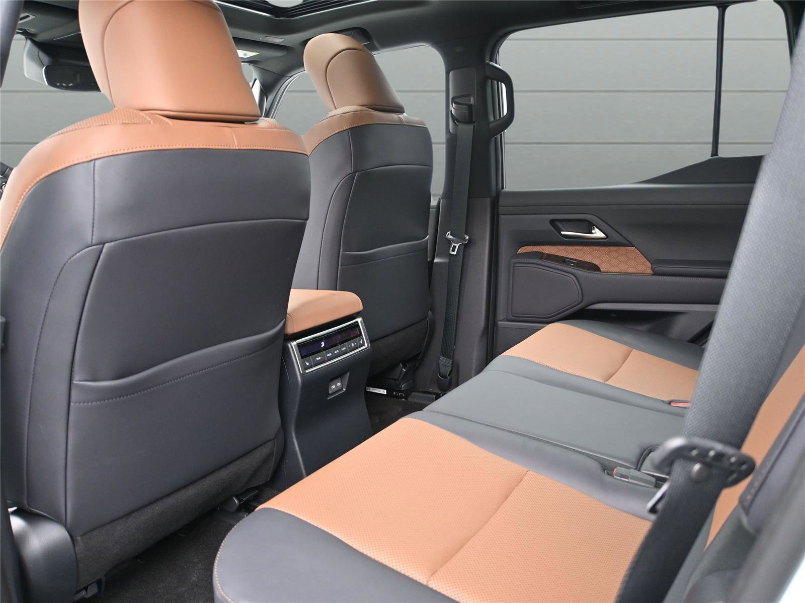 Used 2024 Lexus GX 550 image 9