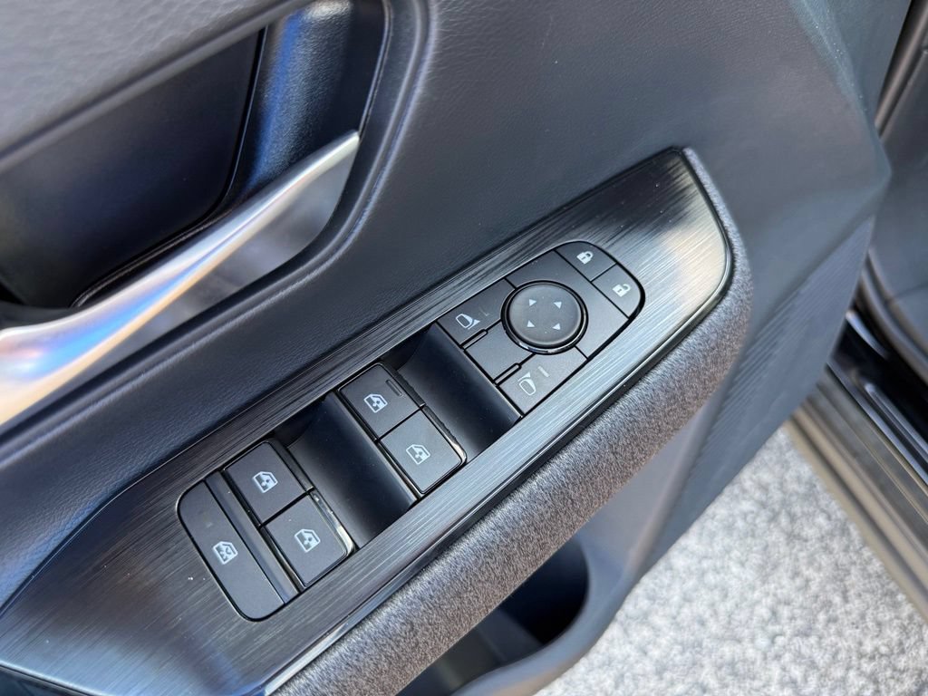 New 2026 Nissan Kicks SV w/ Cold Weather Package FWD image 8
