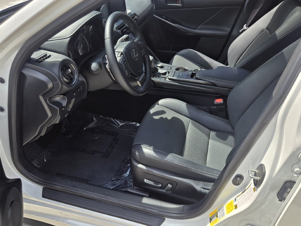 Used 2024 Lexus IS 300 w/ Comfort Package RWD image 11