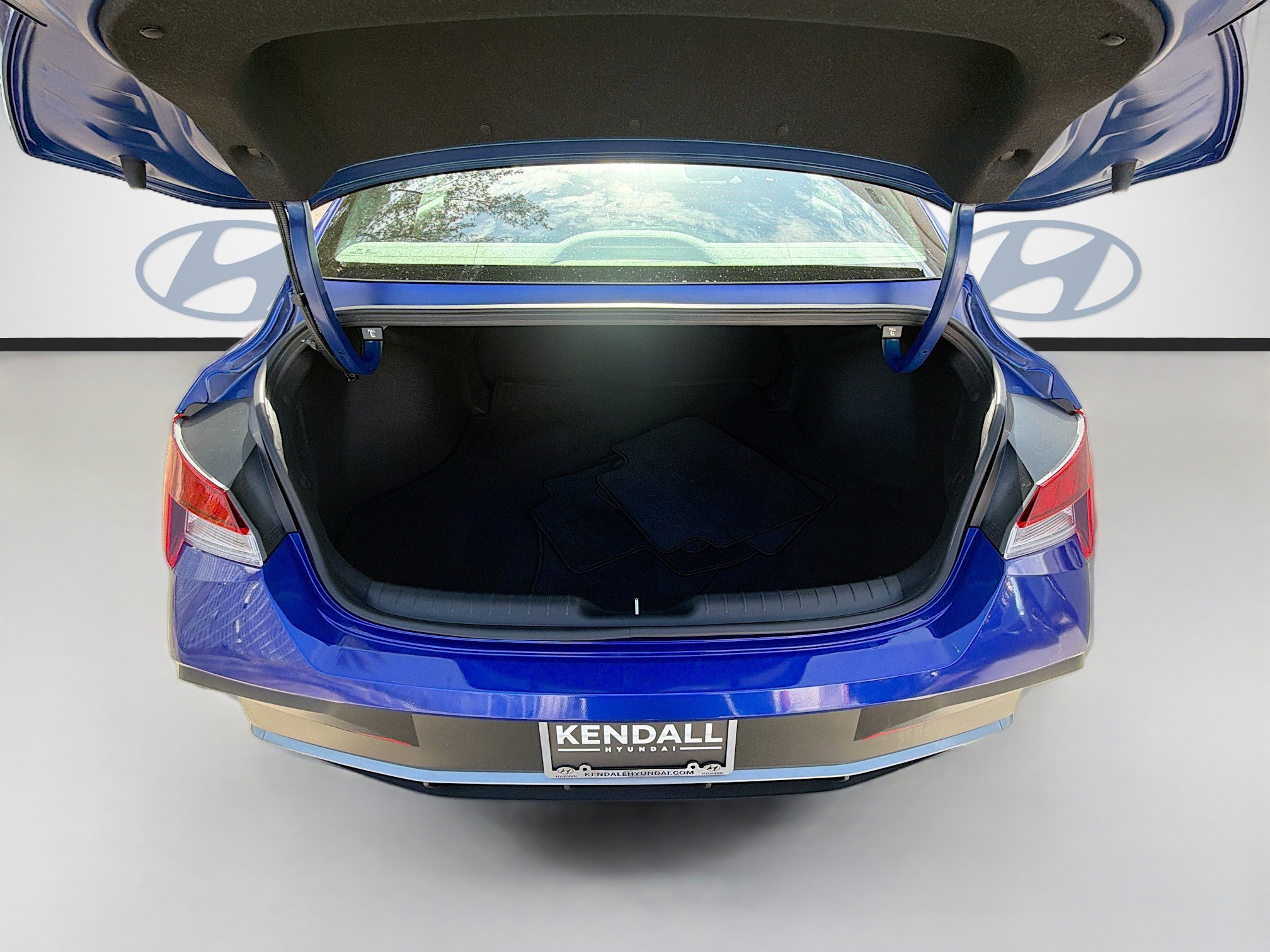 Used 2025 Hyundai Elantra Sport FWD image 23