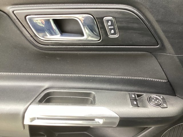 Used 2016 Ford Mustang Coupe image 11