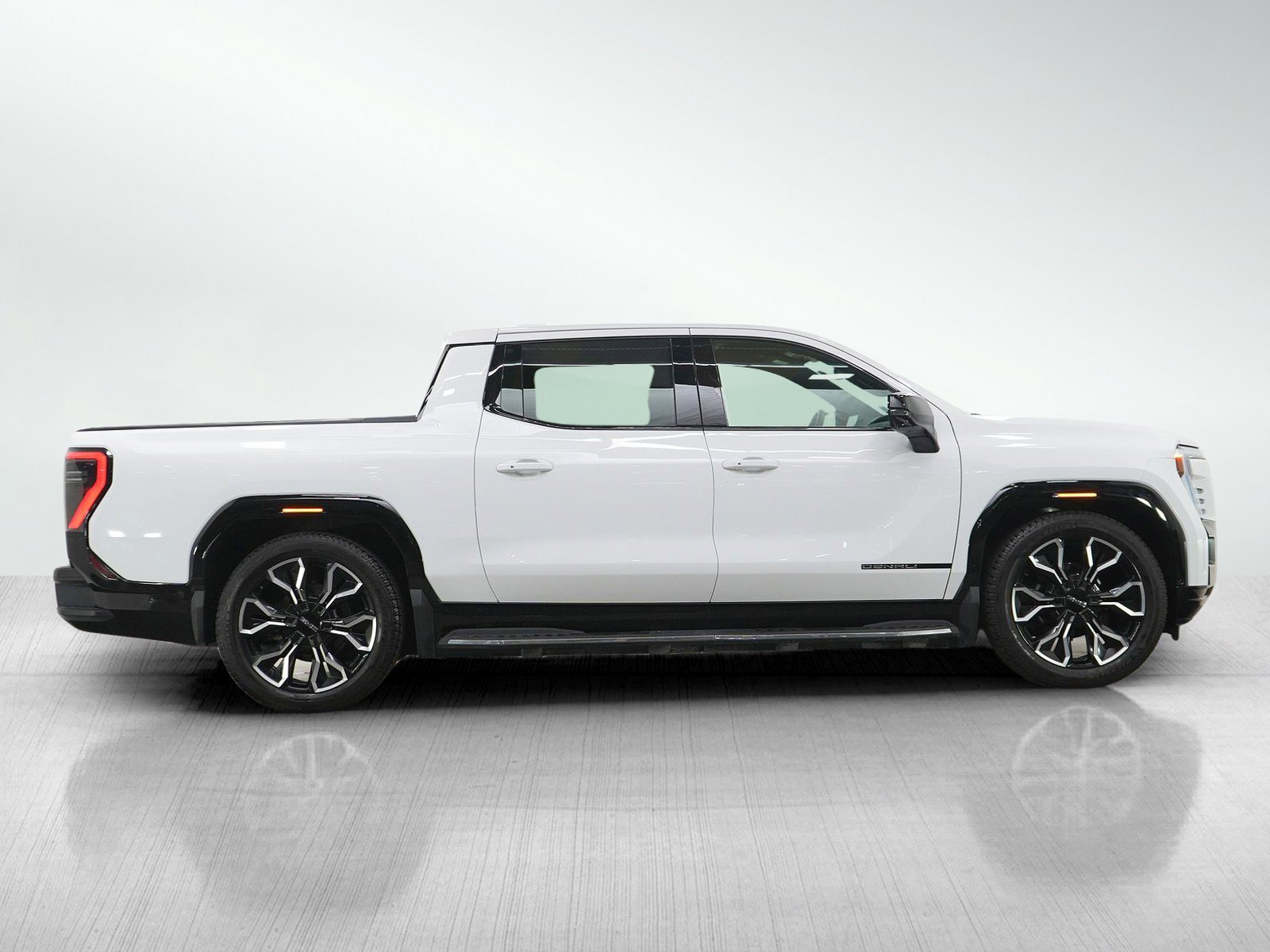 Used 2025 GMC Sierra EV Denali AWD/4WD image 6