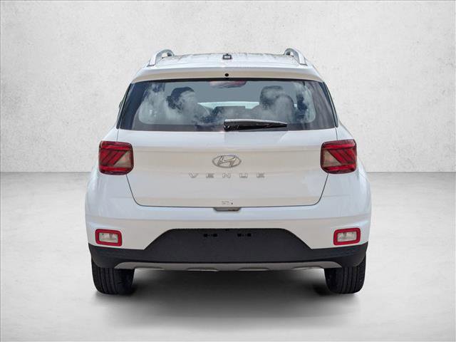 Used 2025 Hyundai Venue SEL image 8