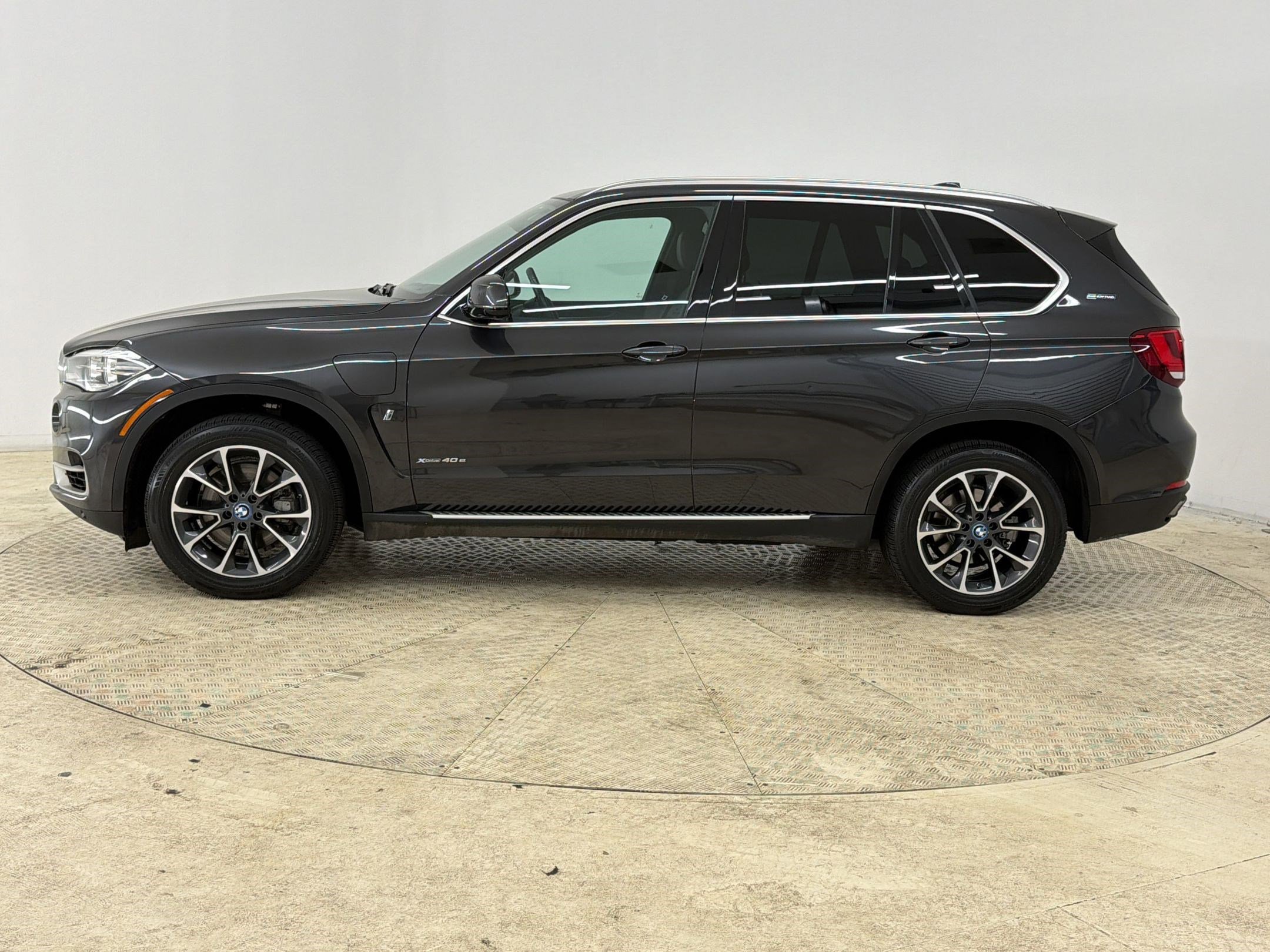 Used 2017 BMW X5 xDrive40e image 29