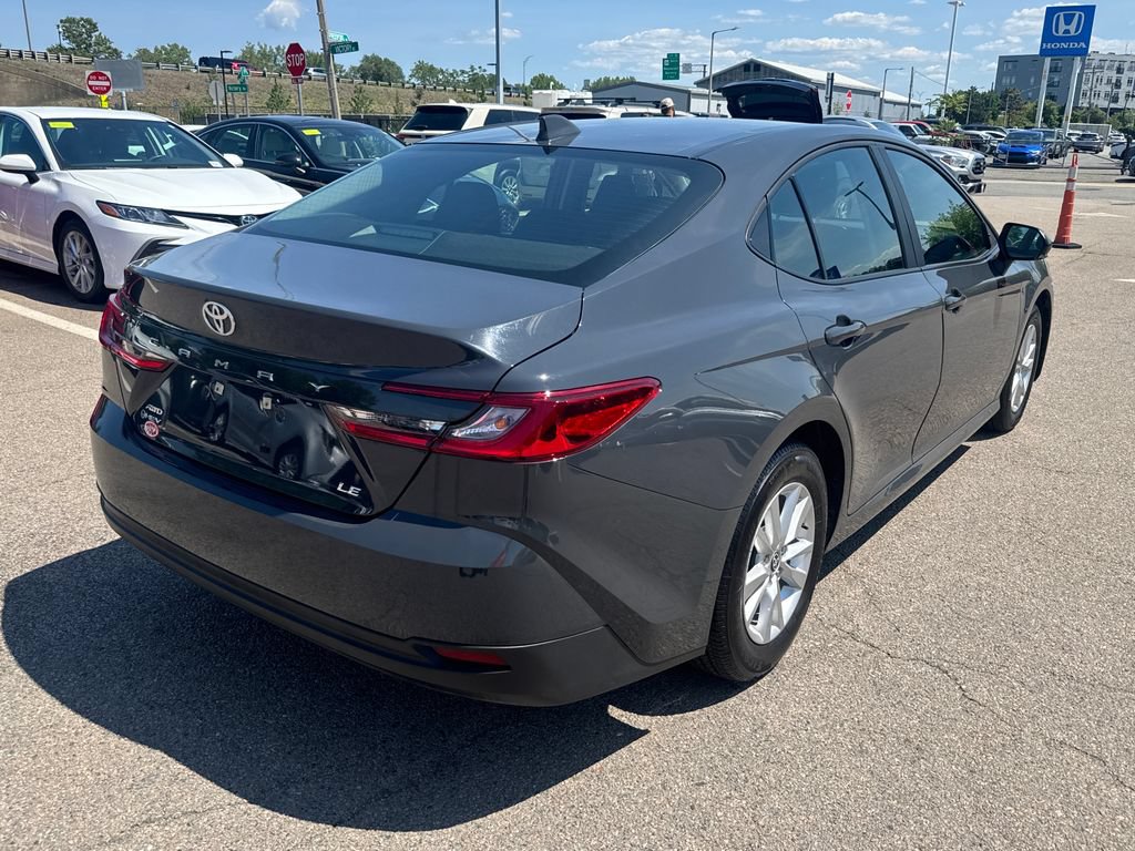 Used 2025 Toyota Camry LE AWD/4WD image 7